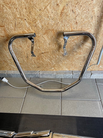 Product image 1 of 2