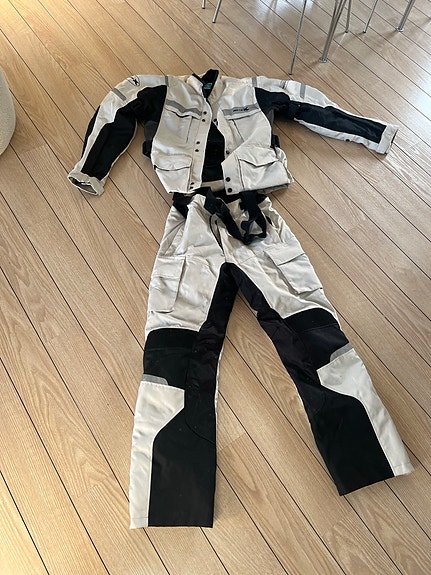 Product image 1 of 6