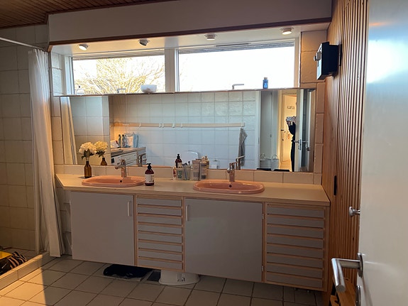 Product image 1 of 7