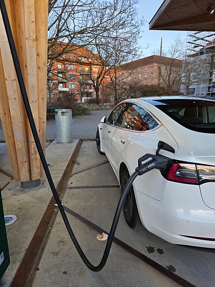 Tesla Model 3 til salg hos Nabilli