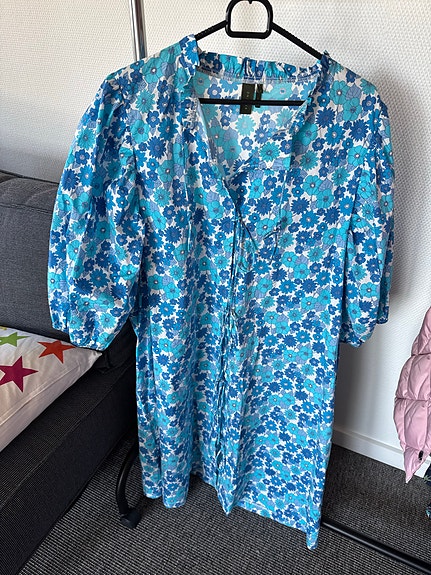 Product image 1 of 9