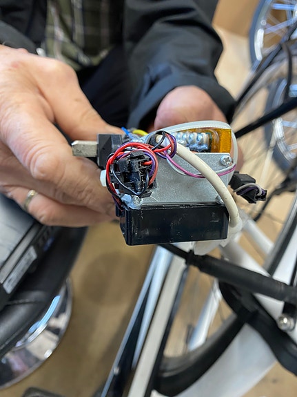 Product image 3 of 4