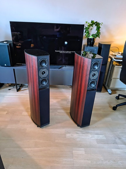 Product image 1 of 9