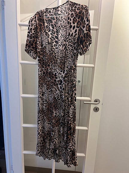 Product image 1 of 8