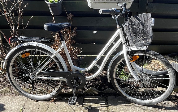 Product image 1 of 8