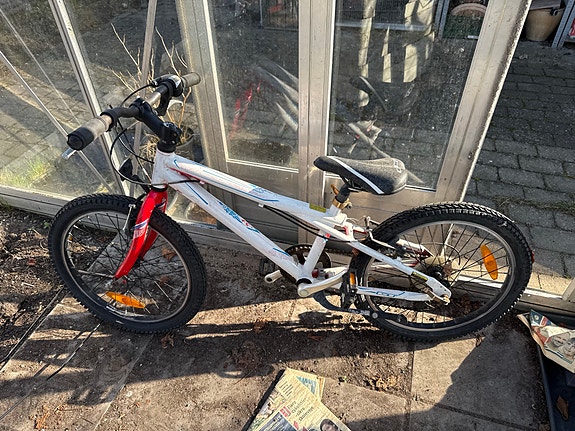 Product image 1 of 6