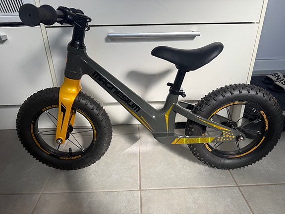 Product image 1 of 7