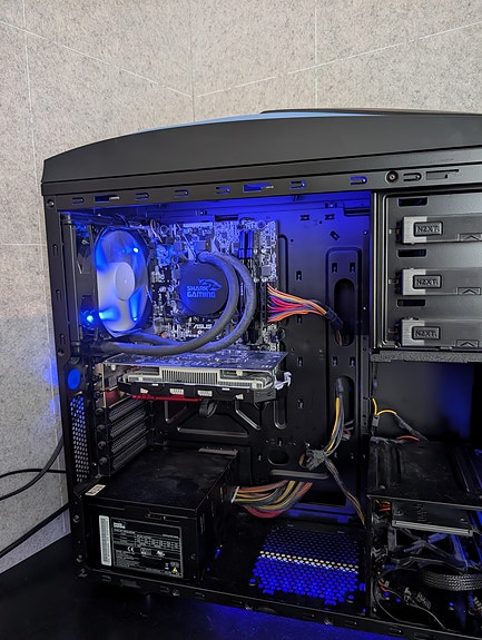 Product image 1 of 8