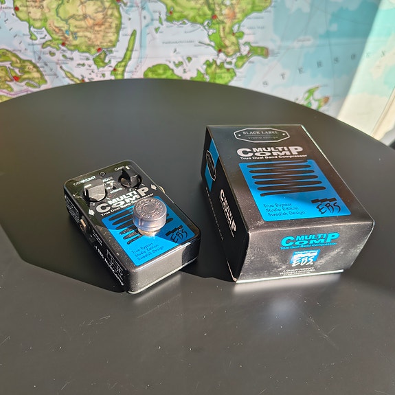 Product image 1 of 4