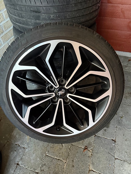 Product image 1 of 5