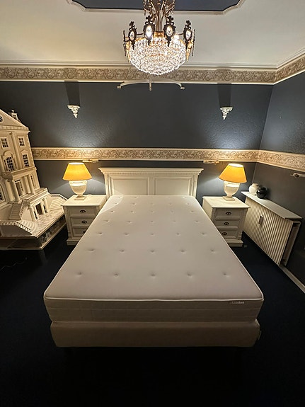 Product image 1 of 7