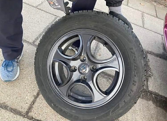 Product image 1 of 3