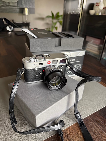 Product image 1 of 8