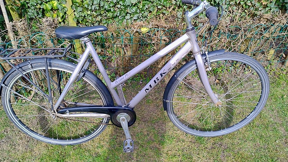 Product image 1 of 8