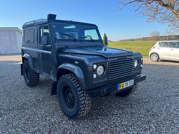 Land Rover Defender 90