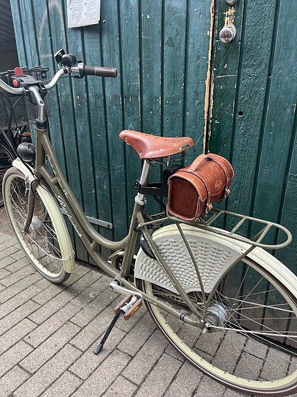 Product image 1 of 8