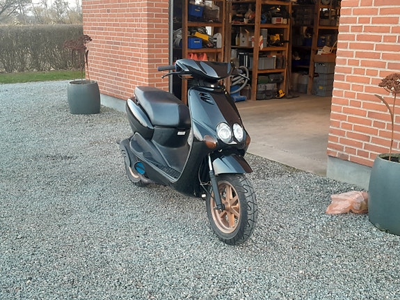 Product image 1 of 8