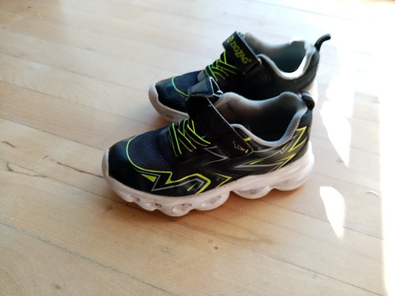 Product image 1 of 3