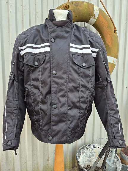 Product image 1 of 8