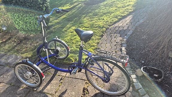 Product image 1 of 3