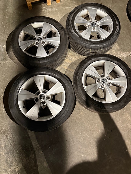 Product image 1 of 8