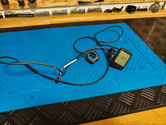 Product image 1 of 3