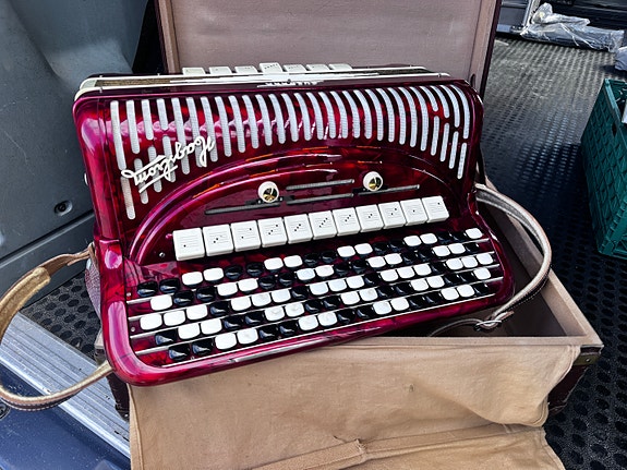 Product image 3 of 6