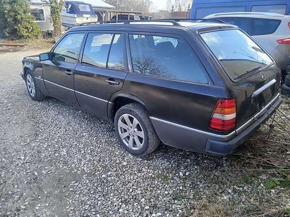 Mercedes-Benz 230 E 1992 photo 2