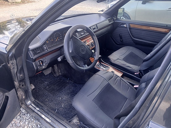 Mercedes-Benz 230 E 1992 photo 4