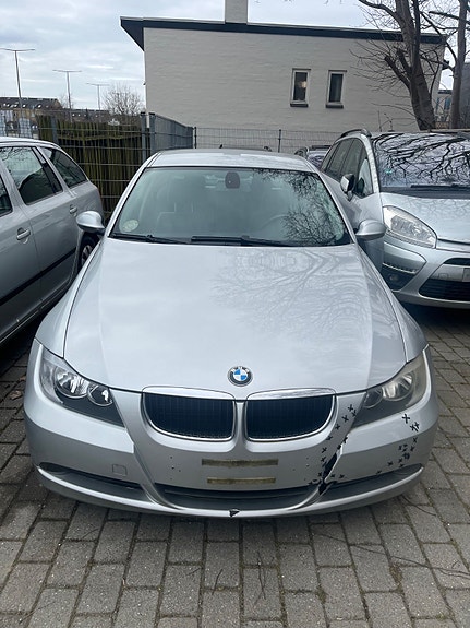 BMW 320i