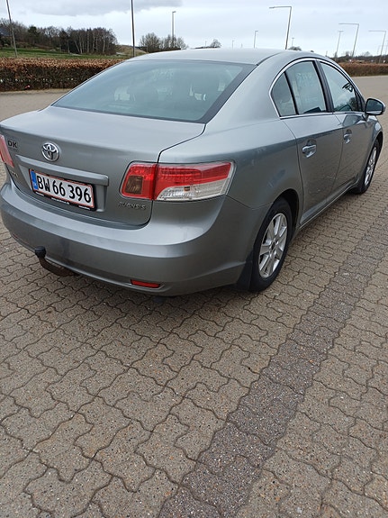Toyota Avensis til salg hos Nabilli