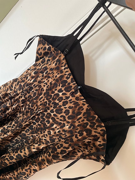 Product image 16 of 16