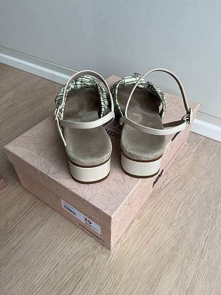 Product image 11 of 11