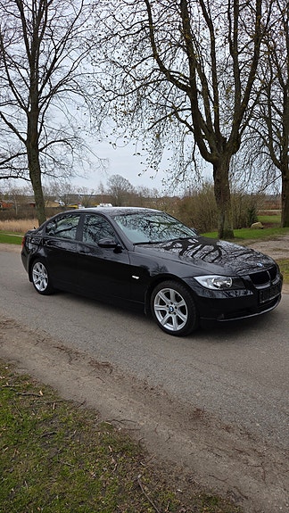 BMW 320i til salg hos Nabilli