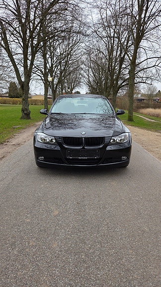 BMW 320i til salg hos Nabilli