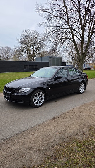 BMW 320i til salg hos Nabilli