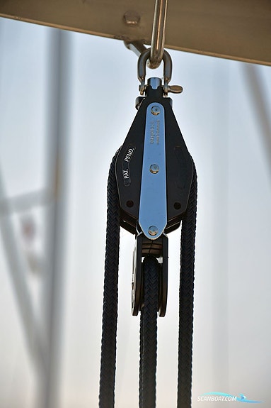 Product image 48 of 51