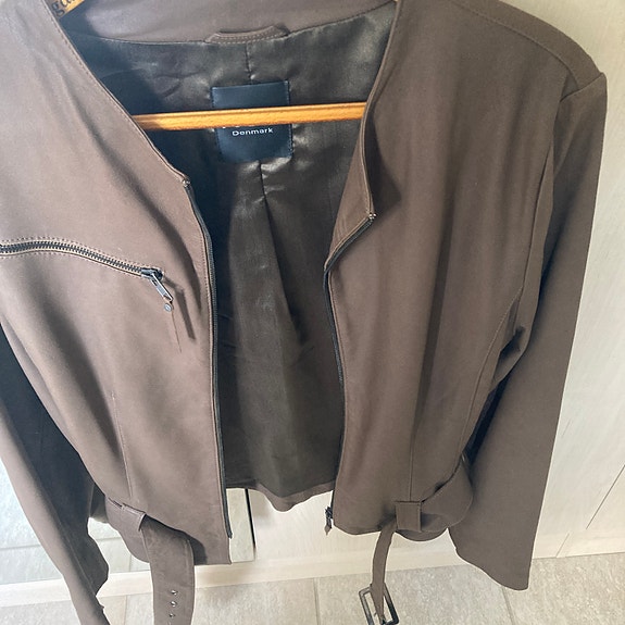 Product image 10 of 17