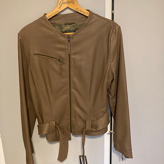 Product image 2 of 17