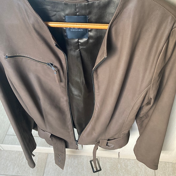 Product image 12 of 17