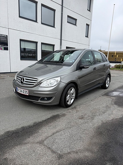 Mercedes B180