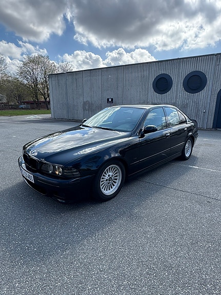BMW 528i til salg hos Nabilli