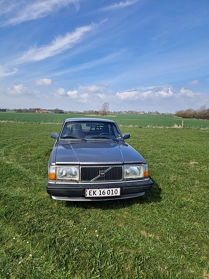Volvo 240 til salg hos Nabilli