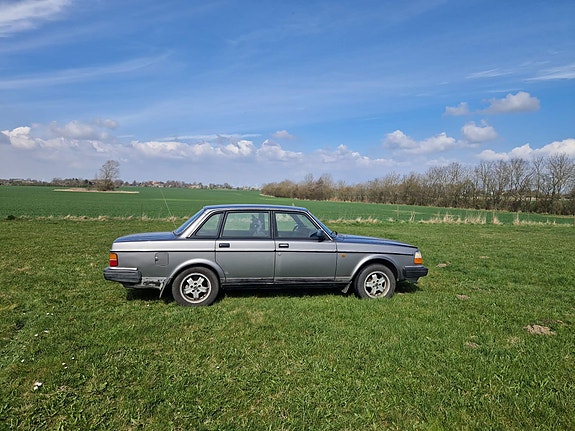 Volvo 240 til salg hos Nabilli