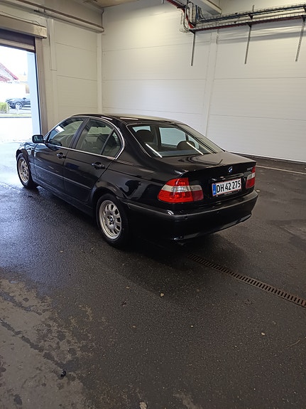 BMW 325i til salg hos Nabilli