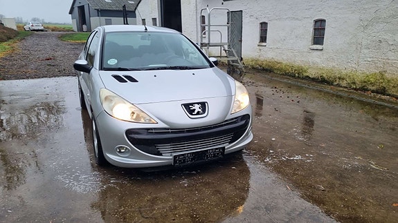 Peugeot 206 2012 photo 5