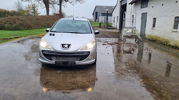 Peugeot 206 2012 photo 4