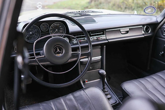 Mercedes 200/8 til salg hos Nabilli