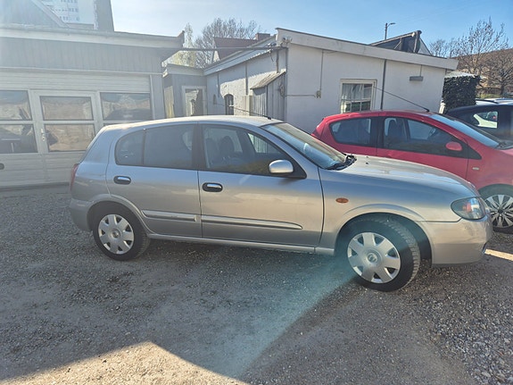 Nissan Almera