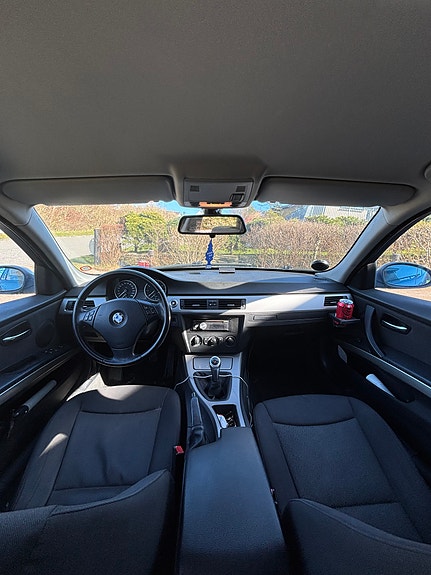 BMW 320i til salg hos Nabilli